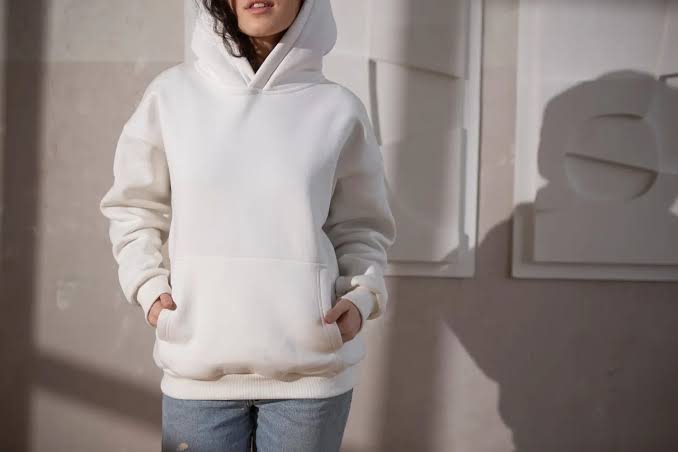 Unravelling Comfort and Style- The Essentials Hoodie