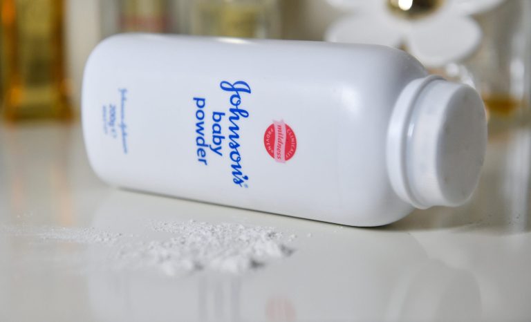 Unveiling the Benefits of Body Talc Powder: A Must-Have in Your Routine