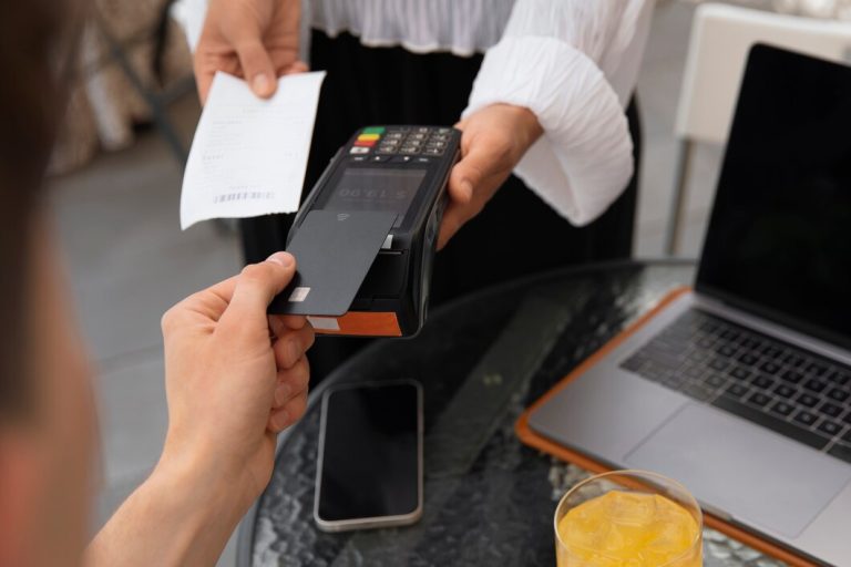 7 different ways to use NFC in your business