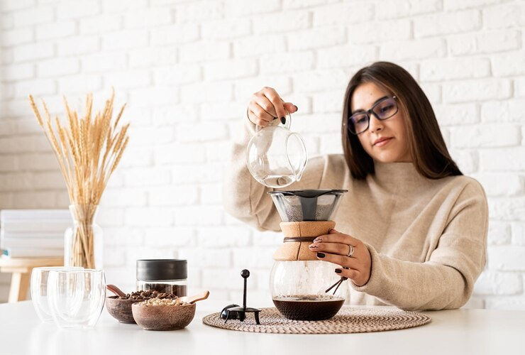 10 Essential Tools for Crafting Cafe-Style Hot Beverages in the Comfort of Your Home