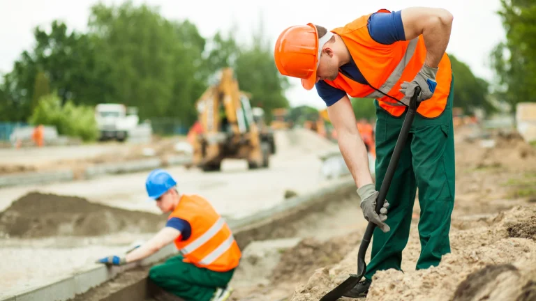 How Labour Hire Services Help Companies Find the Right Site Managers